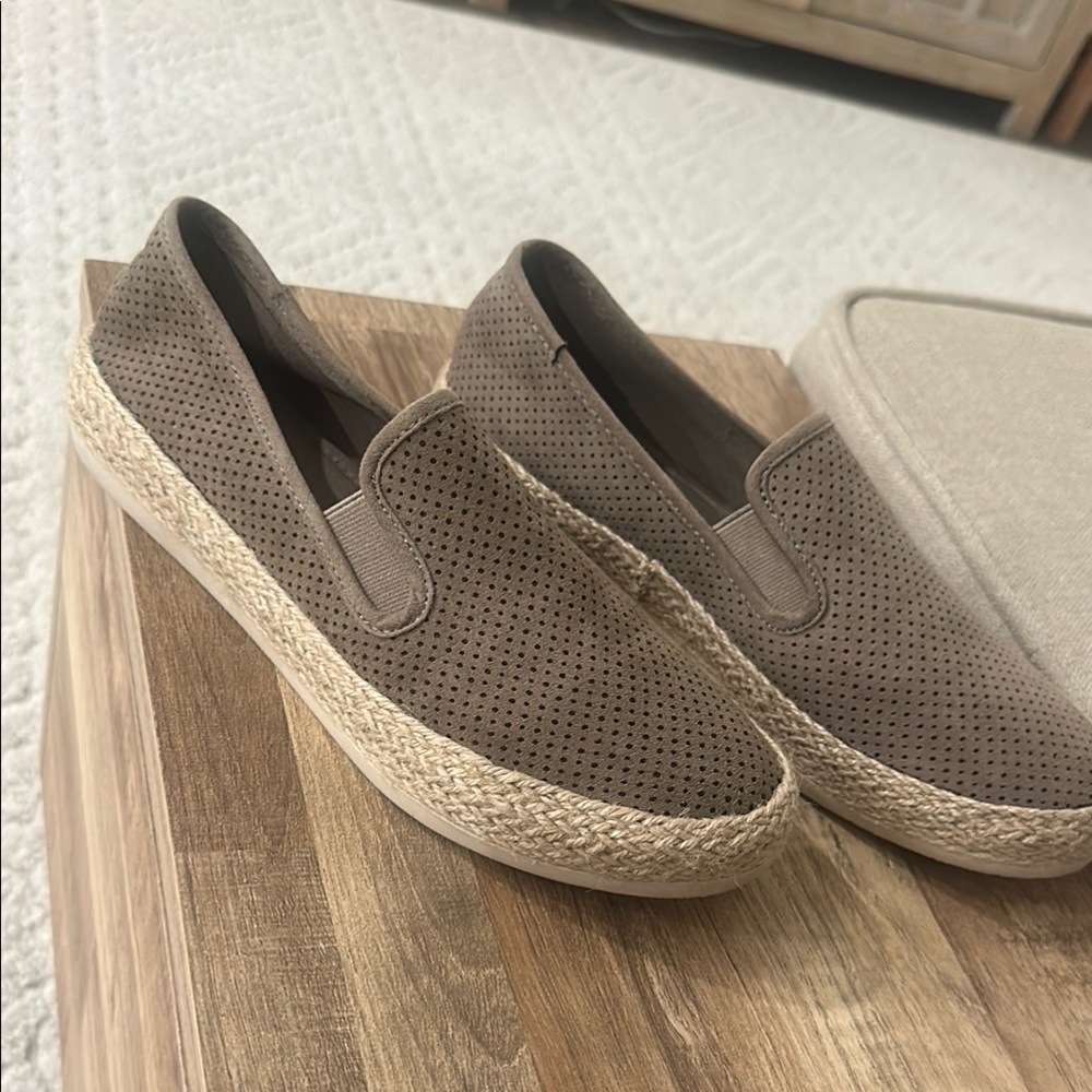 Esprit Nadine slip on shoes